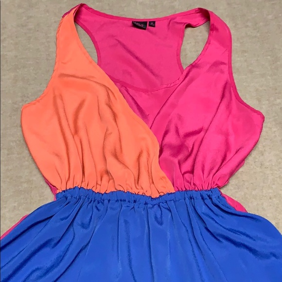Color block dress - Picture 2 of 3
